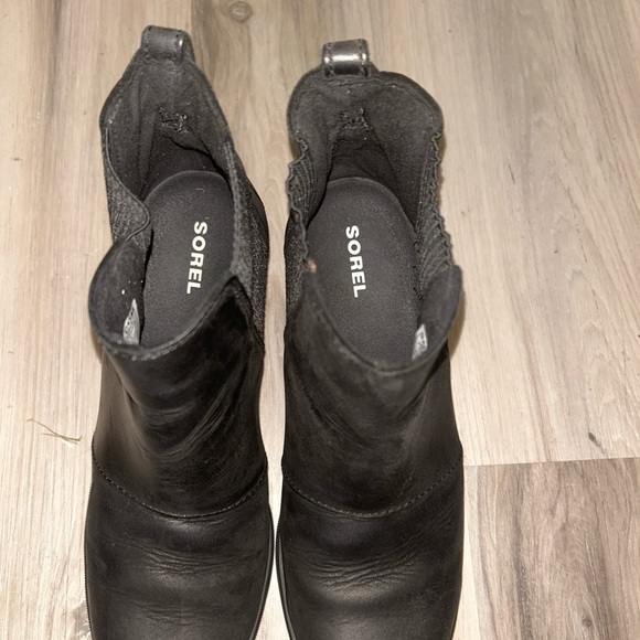 Sorel Black platform Ankle Boots with Elastic Panels - Picture 2 of 8